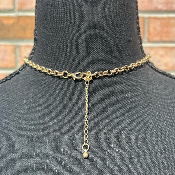 Classy Pearl & Gold Necklace - Picture 7 of 10